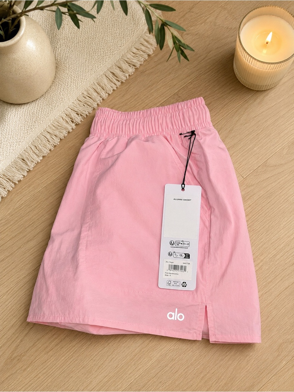 ALO Yoga Alumni Shorts Pink Marshmallow S NWT - Picture 6 of 7